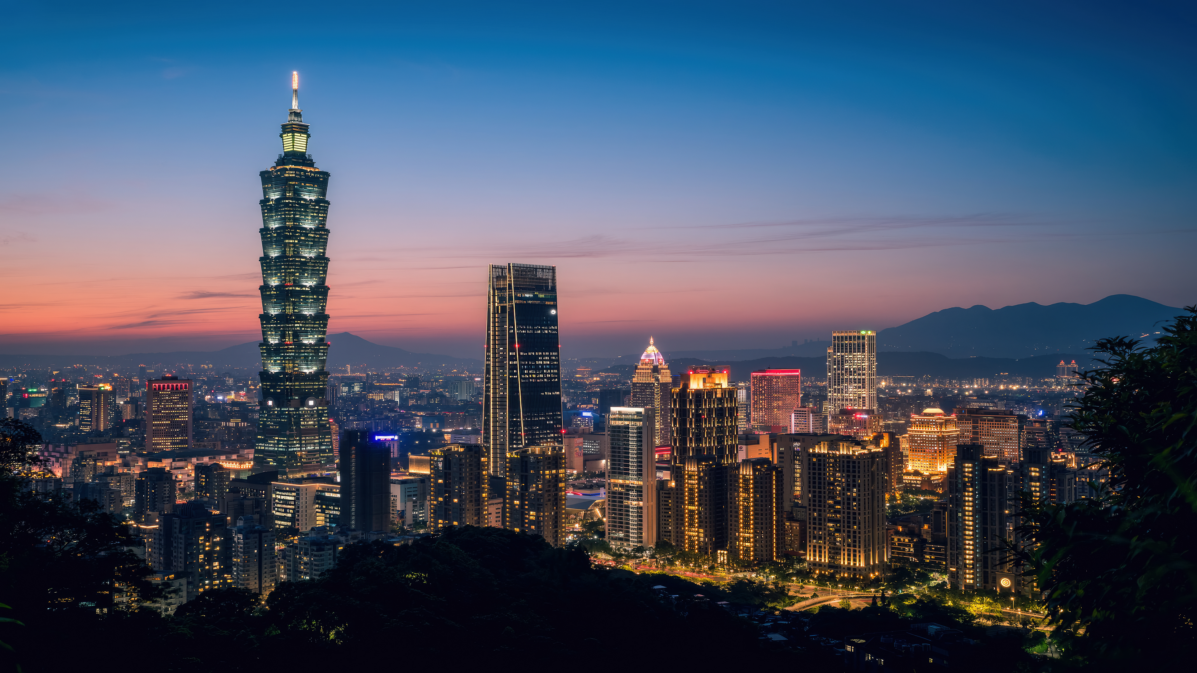 台北101夜景高清壁纸 – 城市天际线夜晚美景 | 3840×2160 - 阿里文案馆