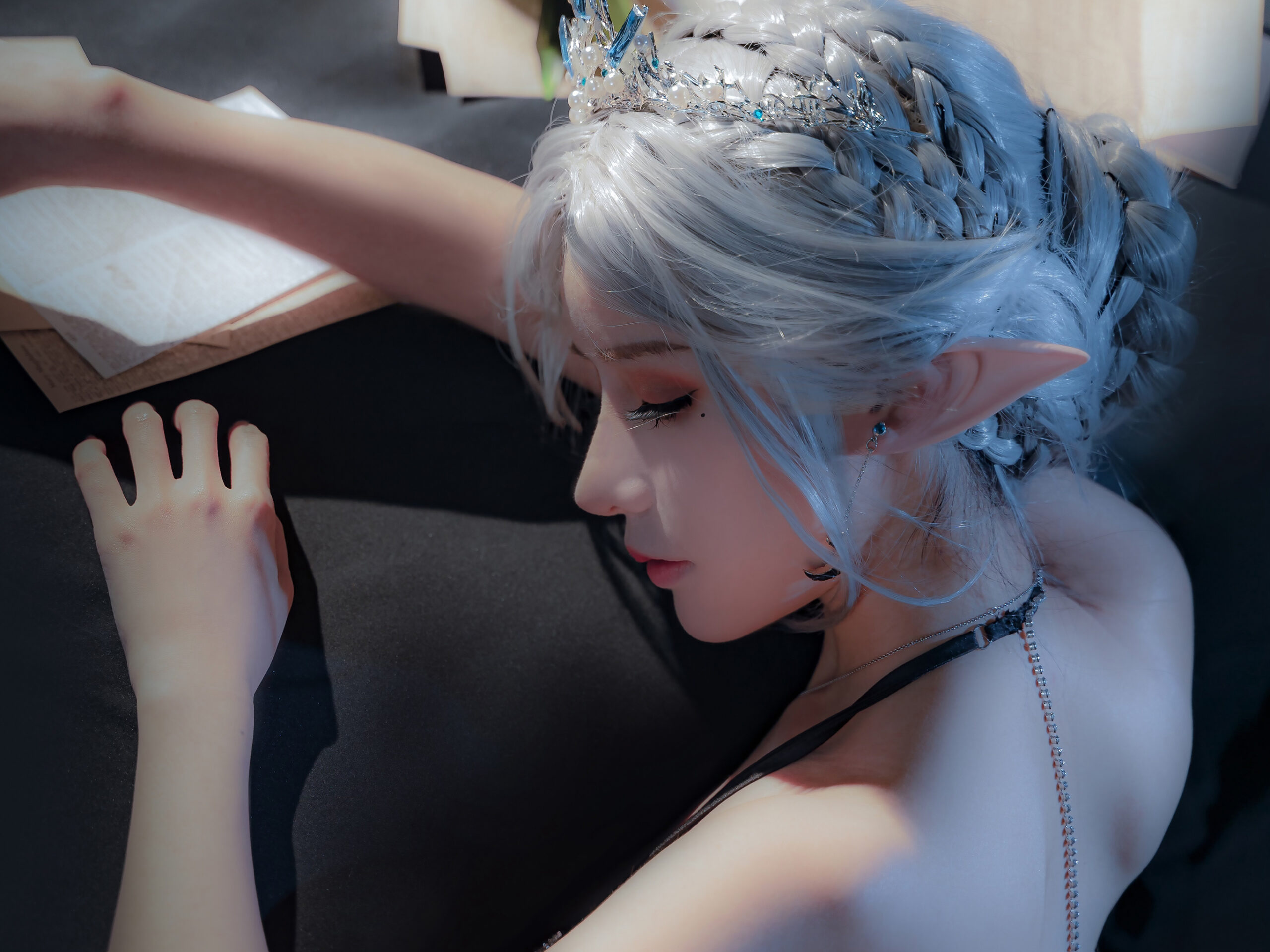 海琴烟同人Cosplay美女平板电脑iPad高清壁纸｜精美还原鬼刀角色 - 阿里文案馆