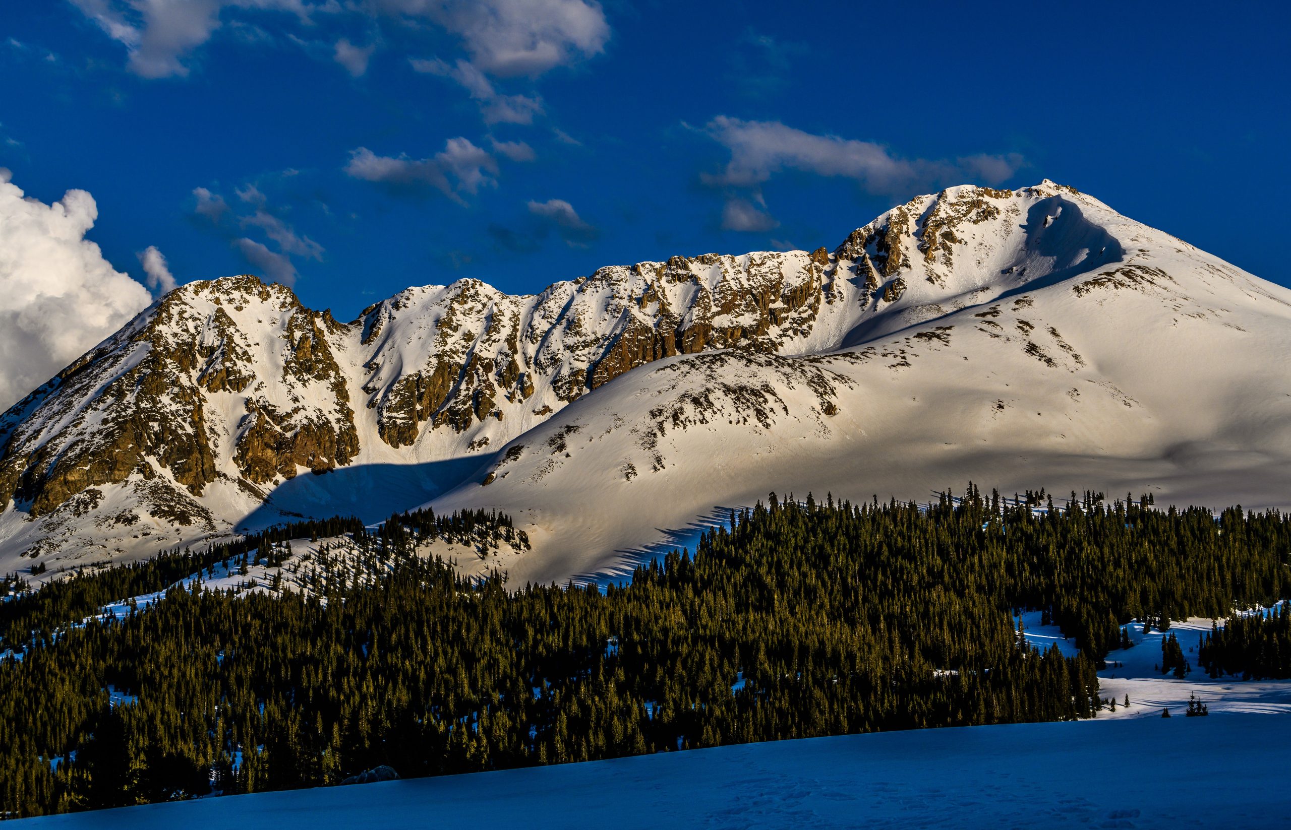 雪山冬季风景壁纸 – 6144×3952高清自然山脉背景图 - 阿里文案馆